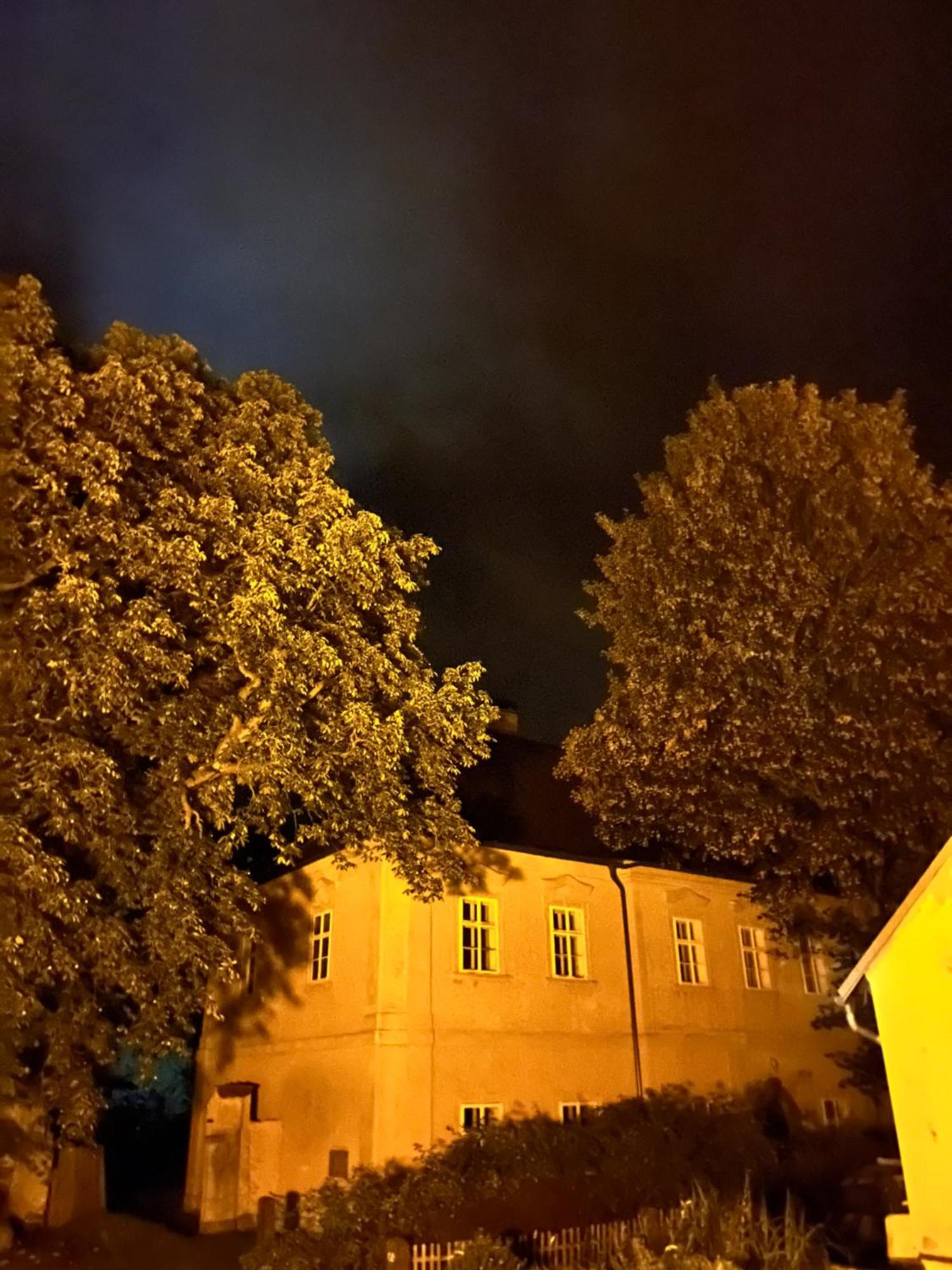 Na Nebi 187 Aparthotel Becov nad Teplou Exterior photo